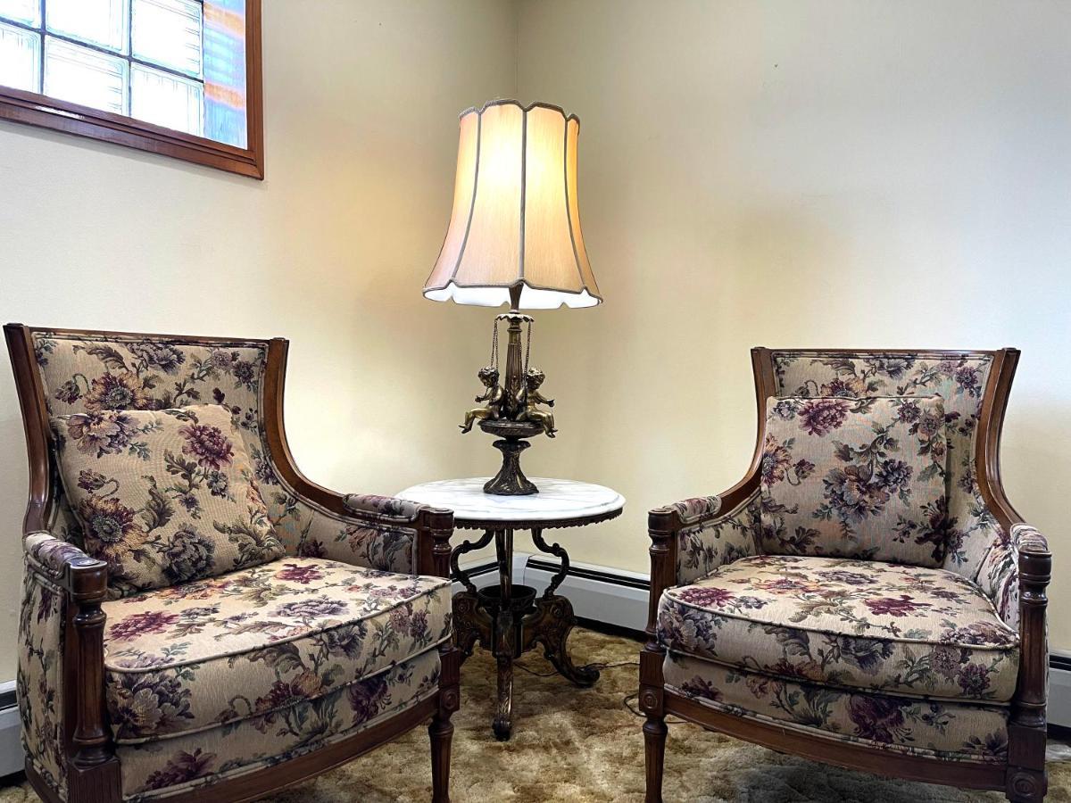Entire Home In Buffalo - 6 Guests 3 Bedroom 1 Bath - Convenient Location - 25Min To Niagara Falls エクステリア 写真