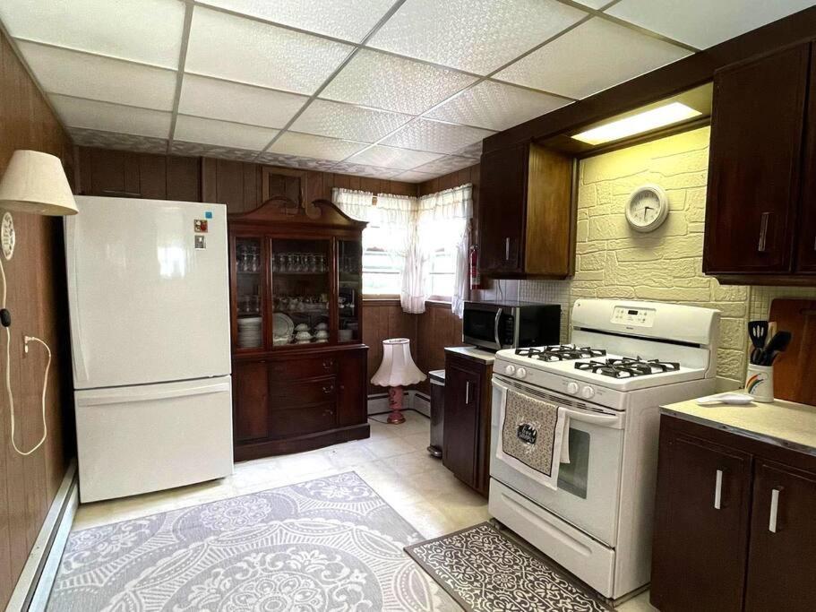 Entire Home In Buffalo - 6 Guests 3 Bedroom 1 Bath - Convenient Location - 25Min To Niagara Falls エクステリア 写真